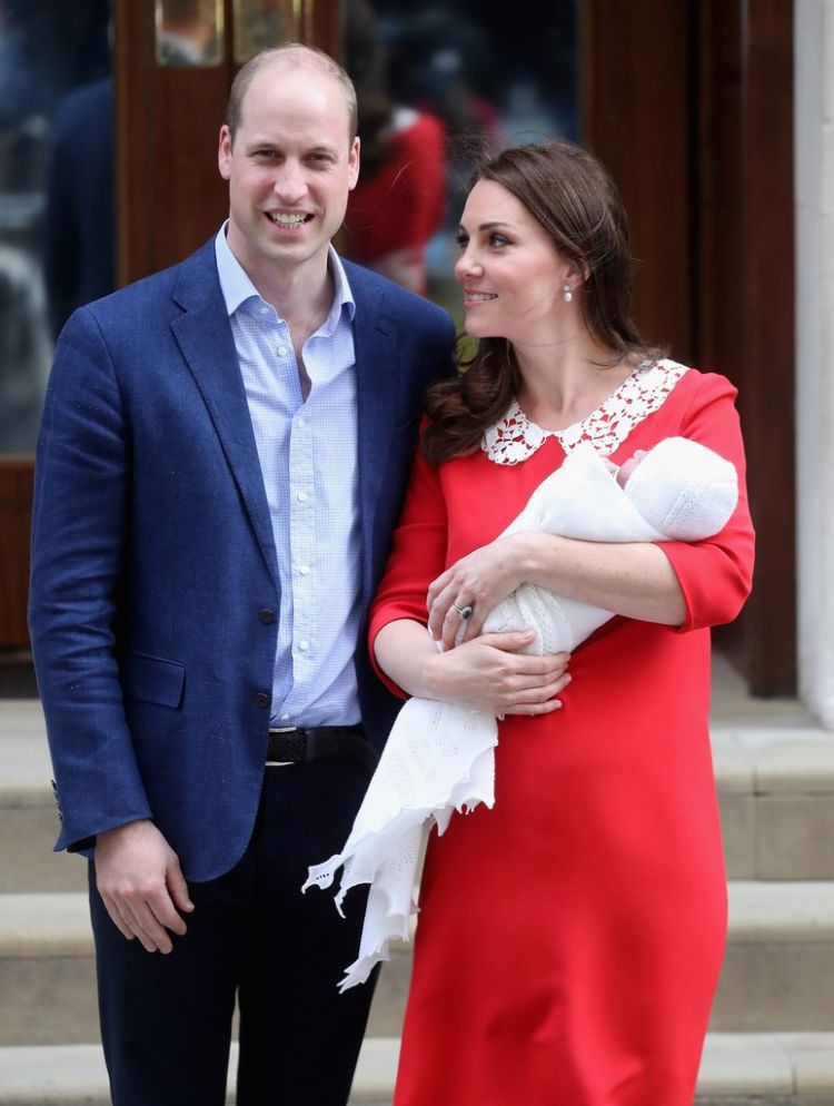 Selamat, Duchess Kate dan Prince William Resmi Umumkan Kelahiran Anak Ketiga! Simak 12+ Foto-foto Mereka di Sini