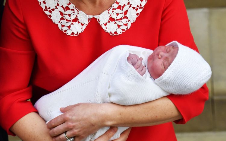 Selamat, Duchess Kate dan Prince William Resmi Umumkan Kelahiran Anak Ketiga! Simak 12+ Foto-foto Mereka di Sini