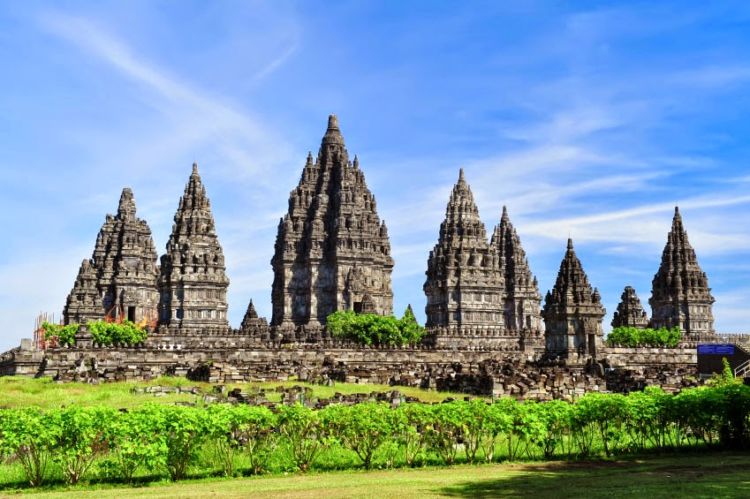 Gara-gara Ambil Barang Keramat di Candi Prambanan, Rombongan Siswa SMK Kesurupan Massal!