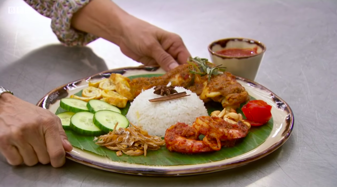 Dinilai Rendang Ayam Harus Crispy, Netizen 4 Negara Bersatu Membela Rendang!