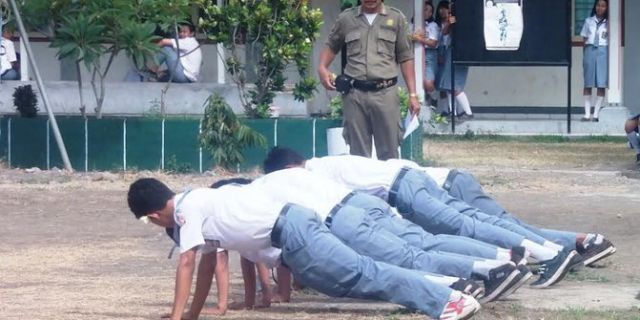 Guru SMK di Purwokerto Budayakan Menampar Muridnya yang Suka Membolos, Perlukah Hukum Bertindak?