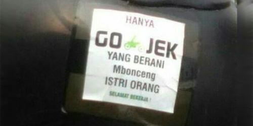 15 Tulisan di Jaket Ojol ini Bikin Penumpang Geregetan. Tapi Lumayan sih buat Hiburan di Jalan :D