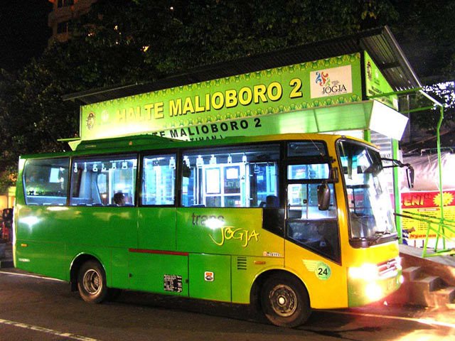 Trans Jogja dan Bus Kota.