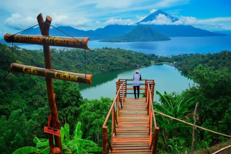 Danau Laguna Ngade, Spot Paling Indah dan Instagramable di Ternate. Yuk Liburan ke Sana!