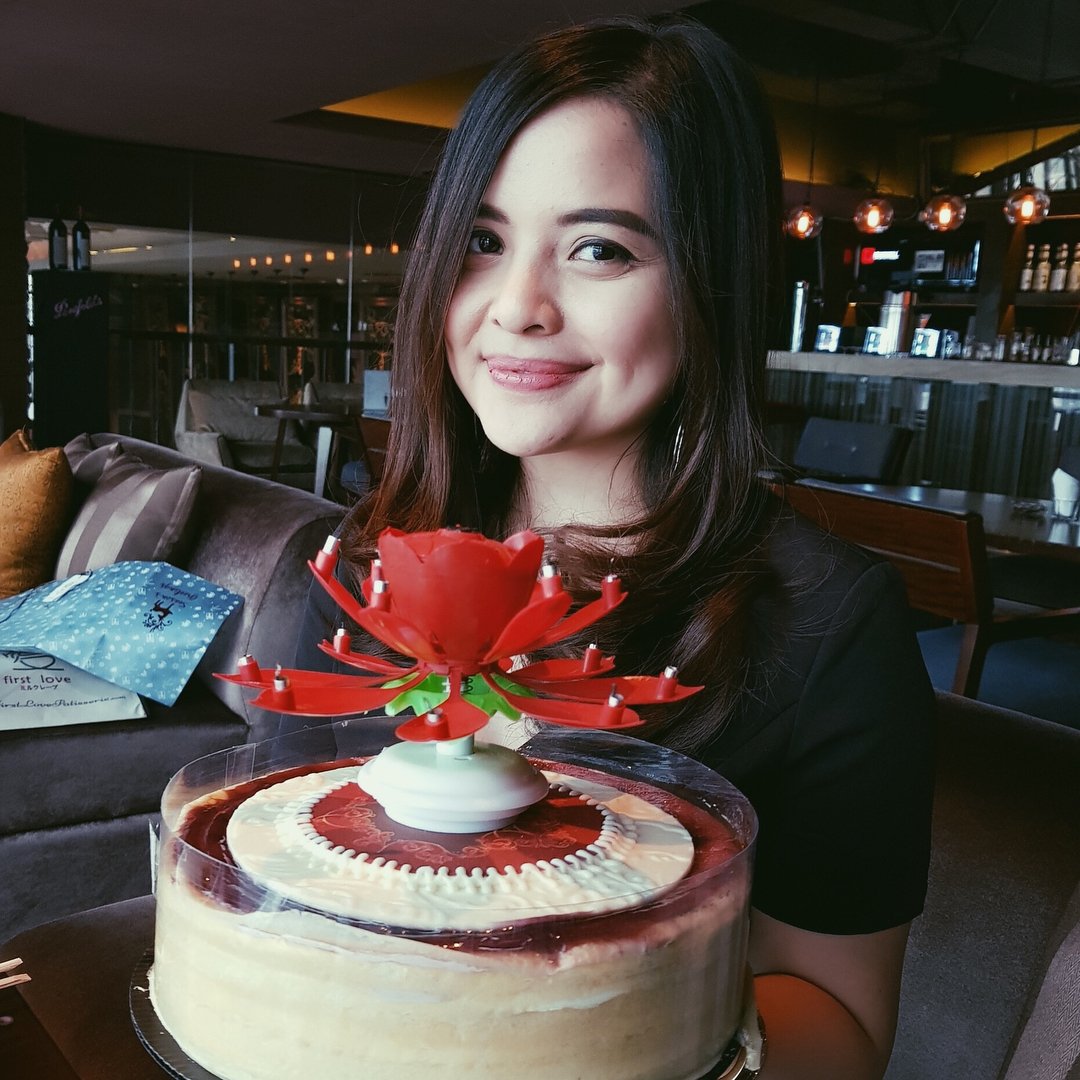 Cakepnya Alami, 13 Artis Berlesung Pipi ini Pasti Bikin Kamu Senyum-Senyum Sendiri. Manis Banget!