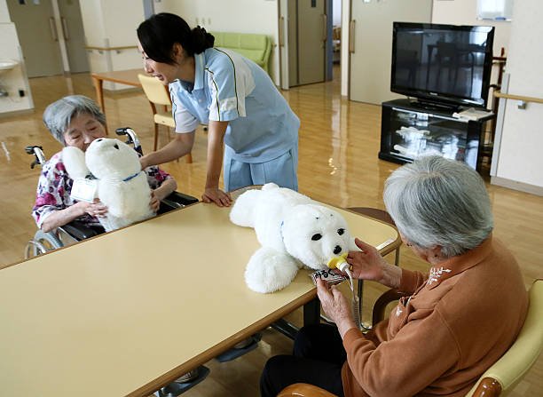 15+ Robot yang Mulai Hidup Bersama Manusia di Jepang. Ternyata Alasannya Justru Miris