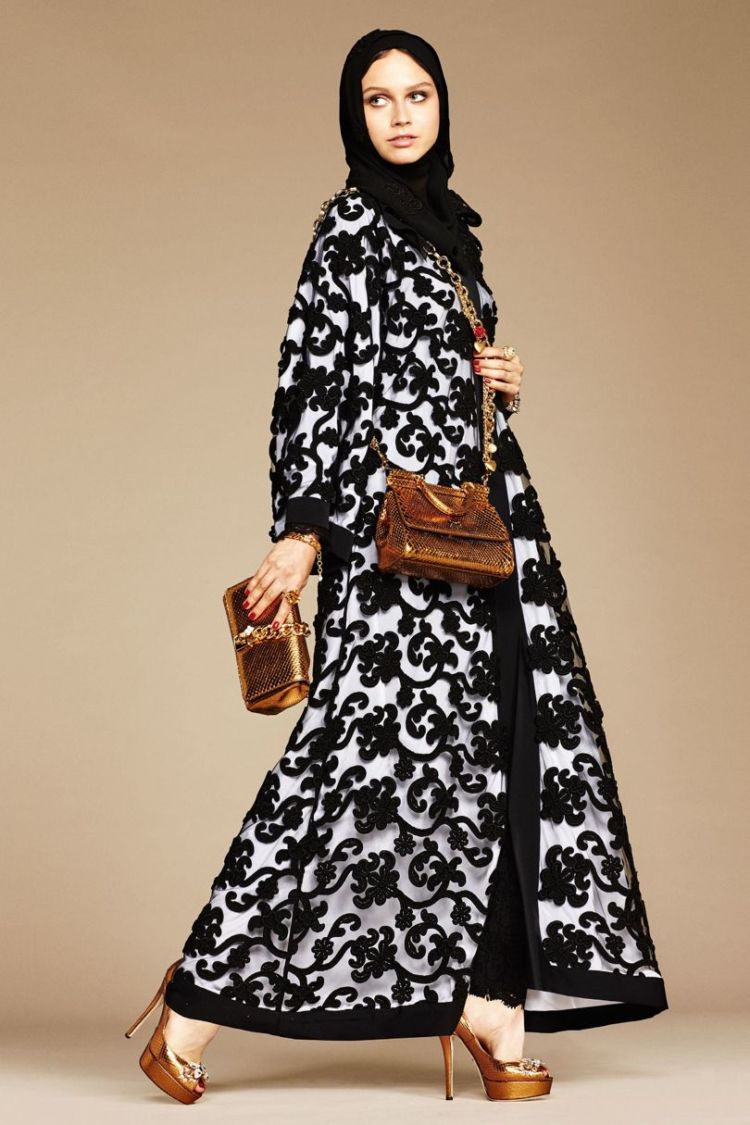 13+ Inspirasi Busana Abaya Buat Idul Fitri dari Rumah Mode Kenamaan, Dolce & Gabbana