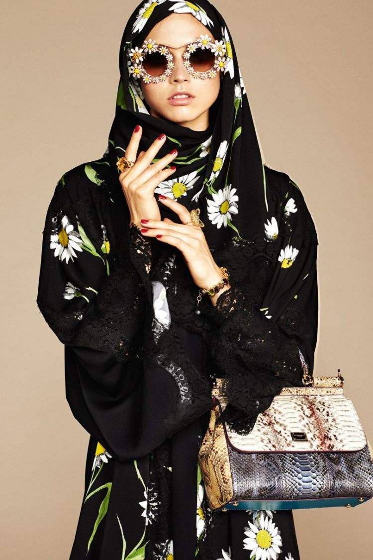 13+ Inspirasi Busana Abaya Buat Idul Fitri dari Rumah Mode Kenamaan, Dolce & Gabbana