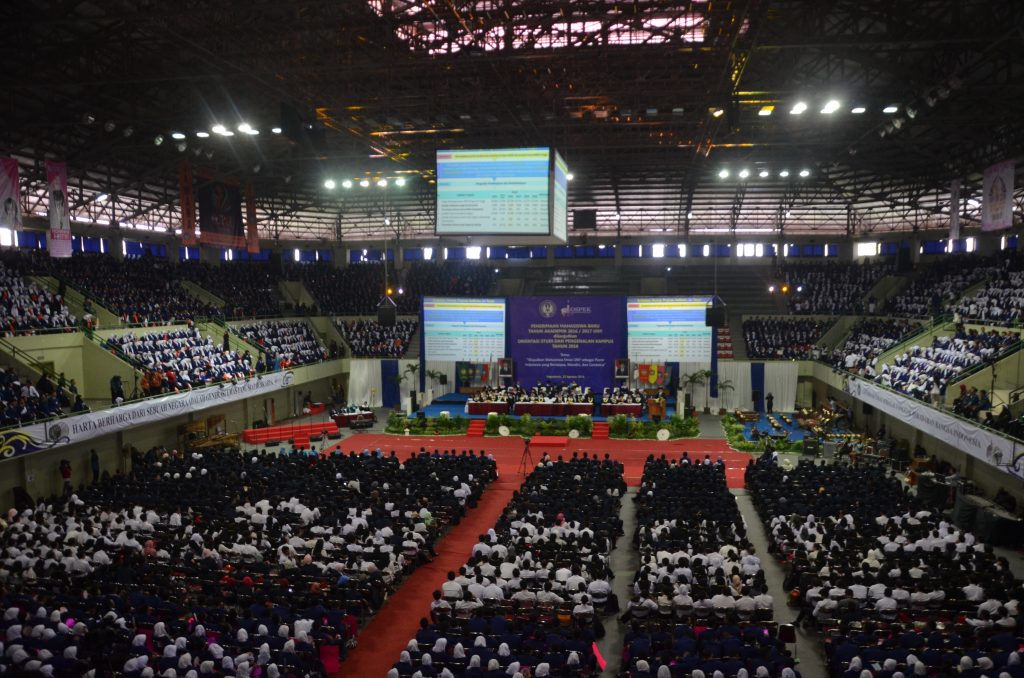 Hallo MaBa UNY, Bersiaplah Mengikuti Serunya PKKMB di GOR UNY!