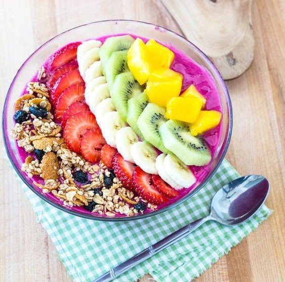 Smoothies bowl buah naga