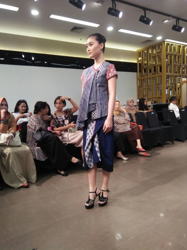 Intip 9 Label Lokal Ini Pamerkan Gaya Busana Andalannya dalam Trunk Show Social Fashion Darling