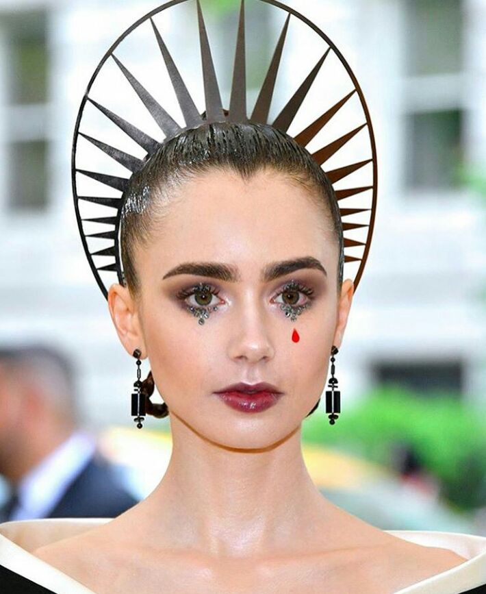 10 Hiasan Rambut Terfenomenal di Ajang Bergengsi Met Gala 2018. Yang Mana Nih, Favoritmu?