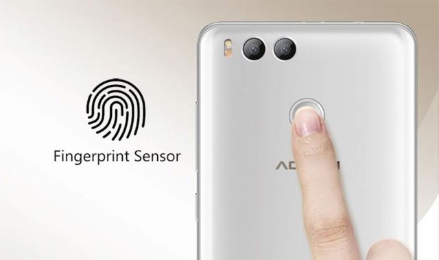 Menggunakan teknologi finger print