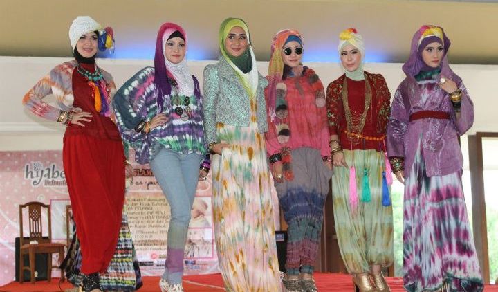 10 Model Baju Ini Lebih Baik Nggak Kamu Pakai di Lebaran Tahun Ini. Tolong, Ini Sudah 2018