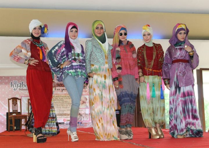 10 Model Baju Ini Lebih Baik Nggak Kamu Pakai di Lebaran Tahun Ini. Tolong, Ini Sudah 2018