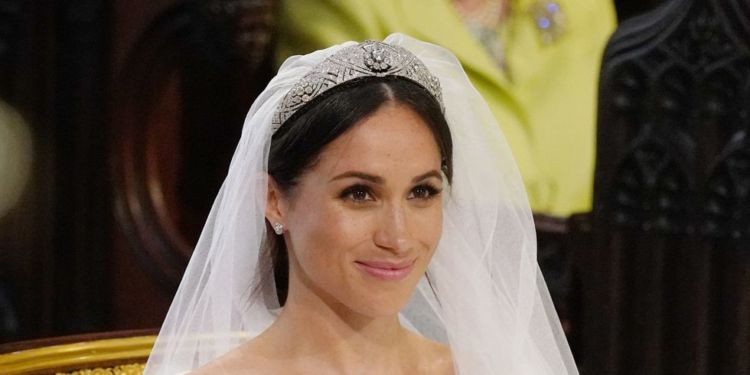 6 Fakta Menarik Seputar Fesyen dan Gaya Memukau Meghan Markle di Hari Pernikahannya yang Penuh Haru