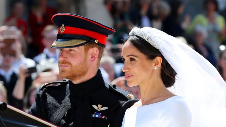 6 Fakta Menarik Seputar Fesyen dan Gaya Memukau Meghan Markle di Hari Pernikahannya yang Penuh Haru