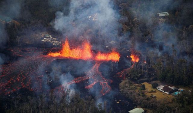 10+ Potret Mengerikan Erupsi Lava di Hawaii. Bayangin Kalau di Kompleks Rumahmu Terjadi Kayak Begini