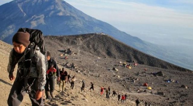 Status Merapi Jadi 'Waspada', Ini 6 Mitigasi Pribadi yang Bisa Kamu Lakukan Sedari Dini. Yuk, Pahami