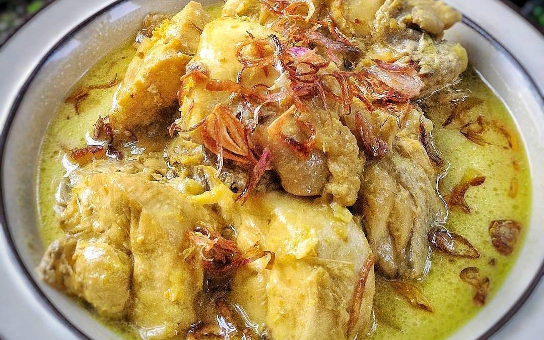 Opor Ayam Nanas, Sajian Enak dan Sangat Mudah Dibuat.