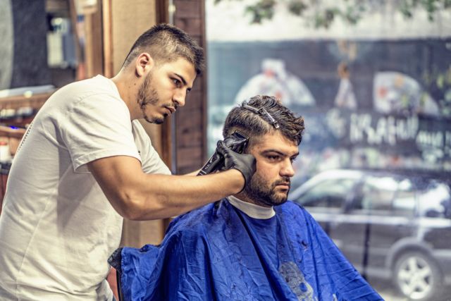 Siasat Cukur Rambut Agar Nggak Salah Potongan. Dear Cowok yang Ingin Nggak Gagal Ganteng, Perhatikan!