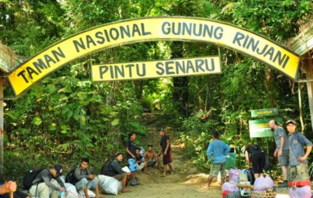 Masjid Kuno Bayan Beleq