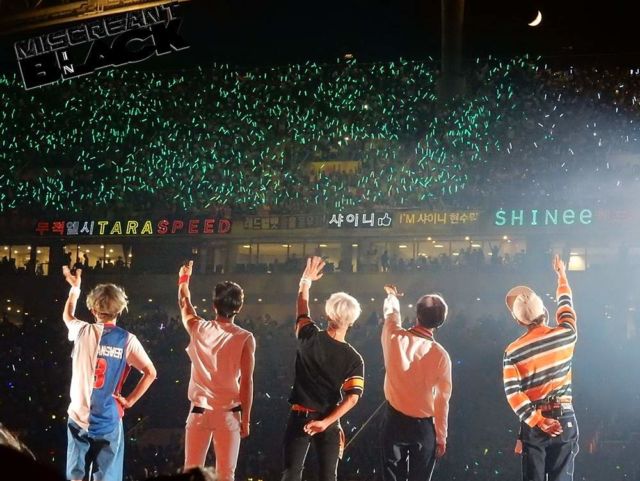 Shawol adalah sebutan untuk fans SHINee