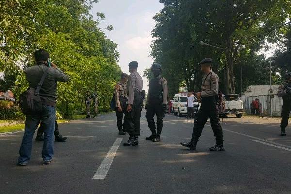 Serangan Bom di Tiga Gereja Surabaya. Ini 4 Bukti Nyata Kita Tidak Takut Melawan Teroris