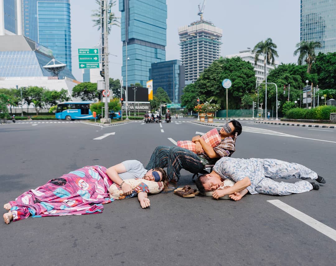 #JakartaSepi, Potret Kota Jakarta Saat Ditinggal Mudik. Saking Sepinya, Sampai Bisa Buat Tiduran