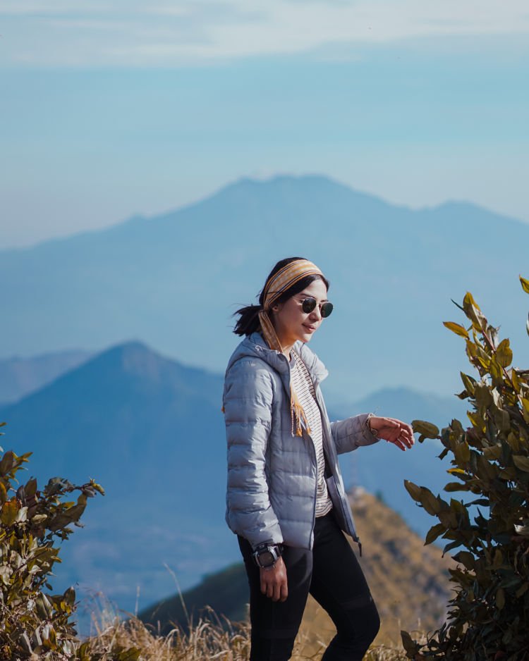 Adinda Thomas, Pendaki Cantik yang Hobi Mendaki Gunung. Yuk Kepoin Fotonya yang Kece Abis!