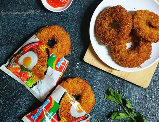 Resep Donat Indomie yang Bisa Kamu Buat Dalam Waktu Kurang dari 10 Menit. Gampang Banget!