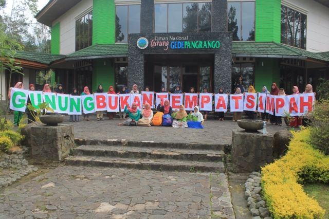 Gunung bukan tempat sampah