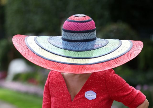 Deretan Topi Paling Spektakuler di Acara Royal Ascot 2018, Tradisi Pacu Kuda Megah Kerajaan Inggris