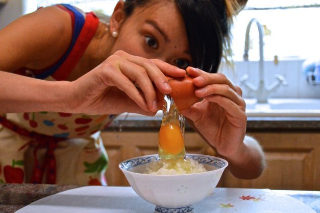 4 Alasan Orang di Negara Ini Doyan Banget Makan Telur Mentah. Katanya Telur di Sana Paling Aman