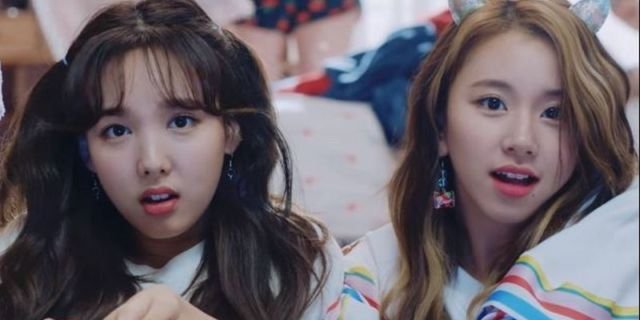 Twice Nayeon & Chaeyoung