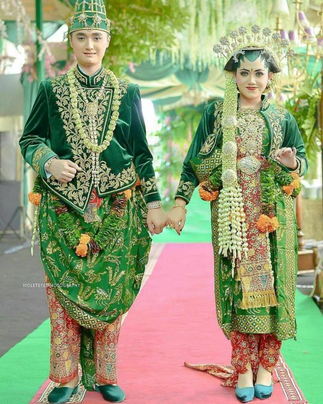 13+ Kumpulan Pengantin Jawa Memakai Kebaya Beledu. Tampak Mriyayeni Bak Pasangan Ningrat