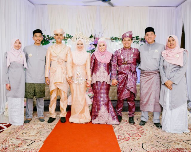 Mahkota Uniknya Jadi Sorotan, Pernak-Pernik Wedding ala Melayu Malaysia Ini Segarkan Pandangan