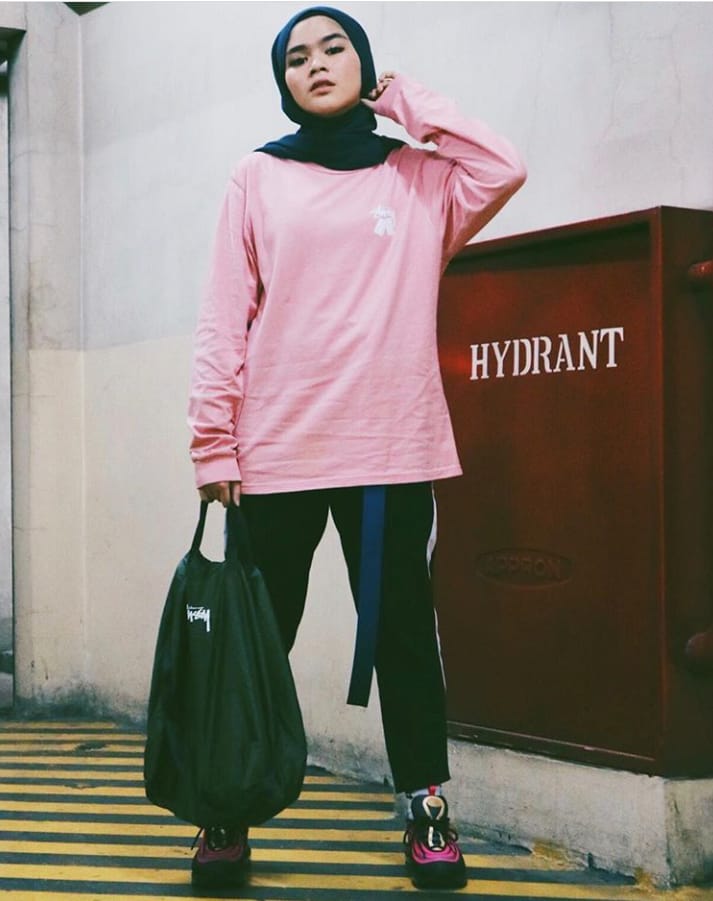 17+ Hijab Sporty Style Ala Sivia Azizah. Cocok Buat Kamu Cewek Quirky yang Aktif dan Percaya Diri