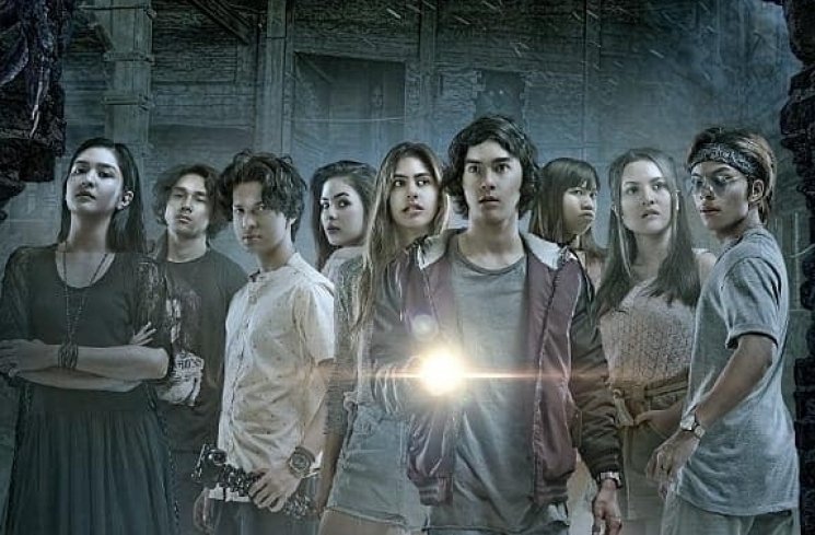 [Review] Film 13 The Haunted: Sekumpulan Remaja Kaya Ngevlog ke Pulau Seram Hanya untuk Eksistensi