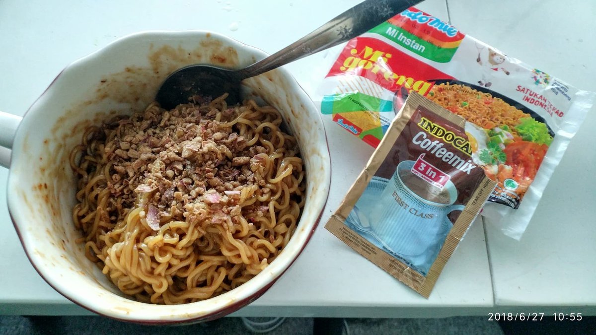 Berkat Akun Twitter @agamaindomie, Kita Jadi Tahu Varian Indomie itu Banyak. Jadi Lapar Seketika deh~