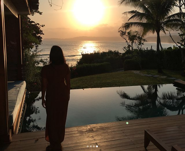 Romantisnya Liburan Raisa dan Hamish Daud di Nihi Sumba Island. Jadi Baper Liatnya!