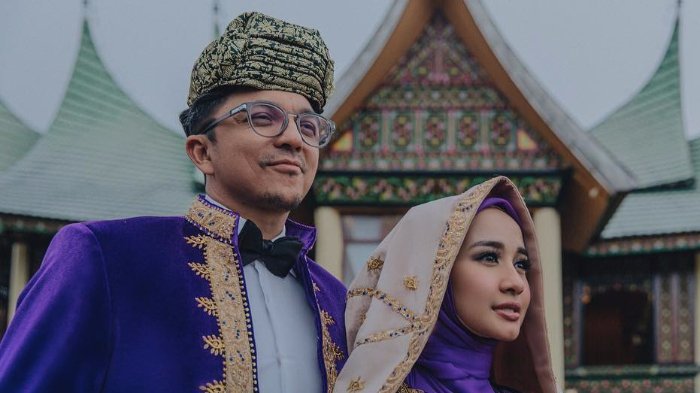 7 Couple Goals yang Jadi Idola Millenial Se-Indonesia. Belajarlah dari Keharmonisan Hubungannya