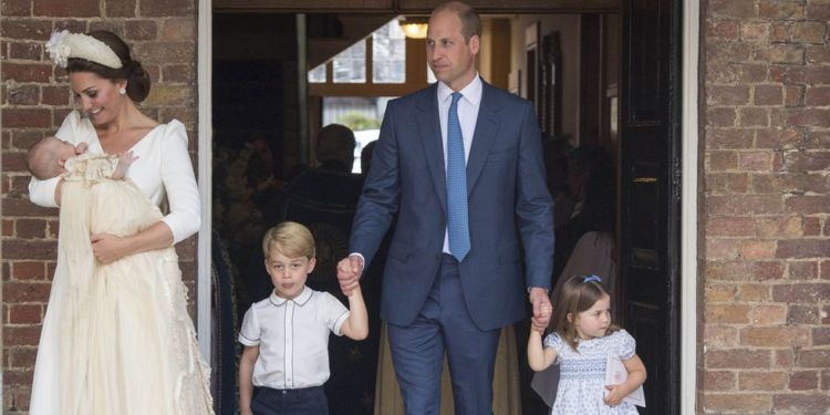 13 Potret Momen Baptisan Prince Louis of Cambridge. Mulai dari Gaun Cantik Hingga Fashion Kate Middleton