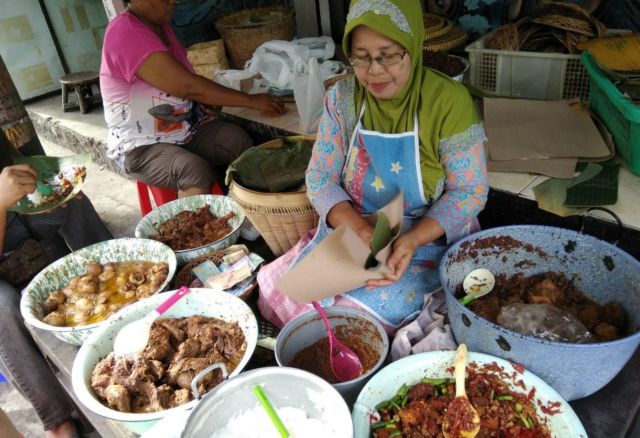 6 Hal yang Membuat Dunia Tersenyum, Dimulai Dari Kebaikan yang Bisa Kamu Berikan ke Sesama