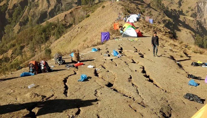 Begini Ngerinya Gunung Rinjani yang Longsor Saat Gempa Lombok. Serem Banget Sih!