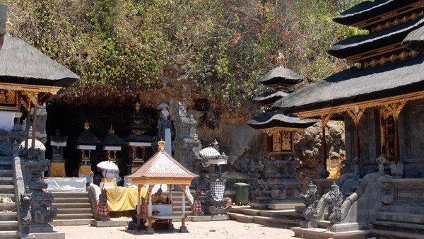 7 Destinasi Horor dan Misterius di Bali yang Perlu Kamu Kunjungi. Bali Nggak Cuma Party!