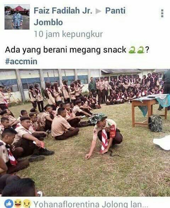 Meski Typo Saat Bikin Status Berbahasa Inggris, Tapi Mereka Berani Menuliskannya. Nggak Usah Minder!