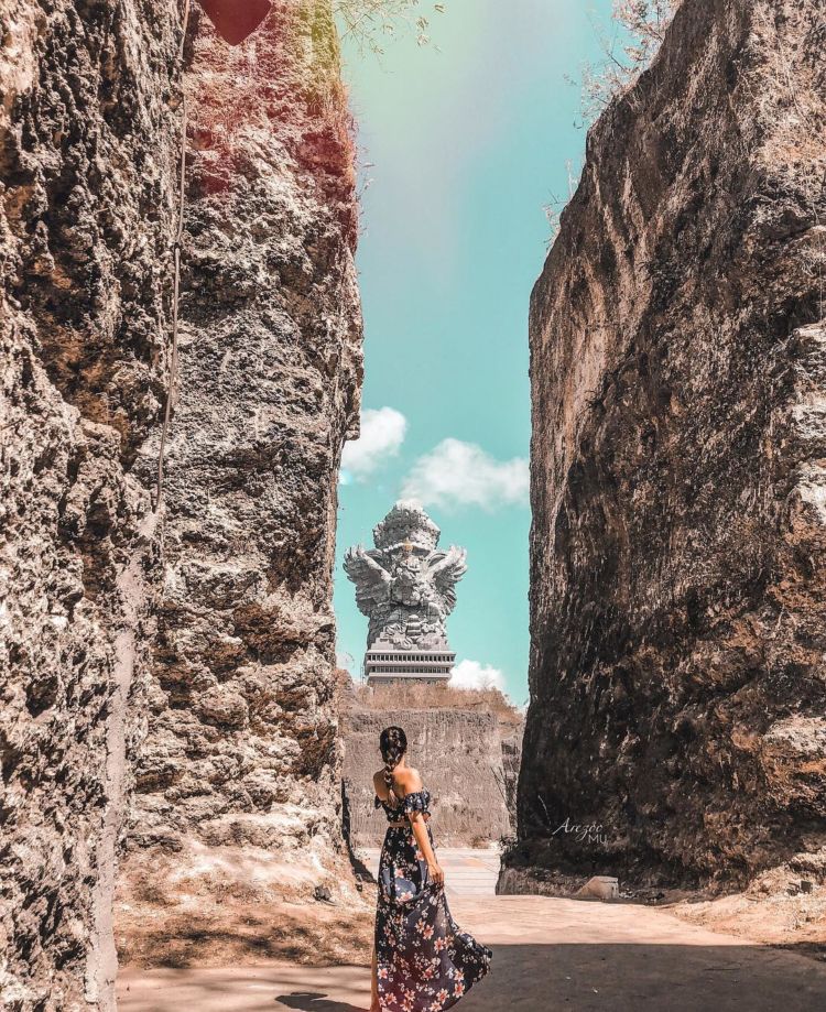 Parade Foto-foto Patung Garuda Wisnu Kencana yang Megah dan Menakjubkan. Bangga Banget Lihatnya!