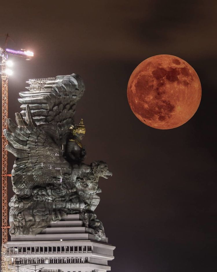 Parade Foto-foto Patung Garuda Wisnu Kencana yang Megah dan Menakjubkan. Bangga Banget Lihatnya!