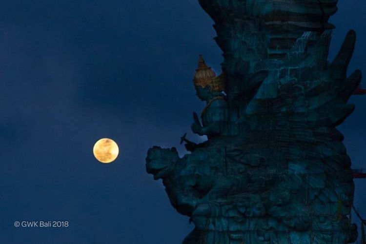 Tuntas, Modul Terakhir Patung Garuda Wisnu Kencana Sudah Terpasang. Megah Banget Sih!